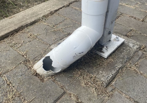 Do downpipes need to be glued?